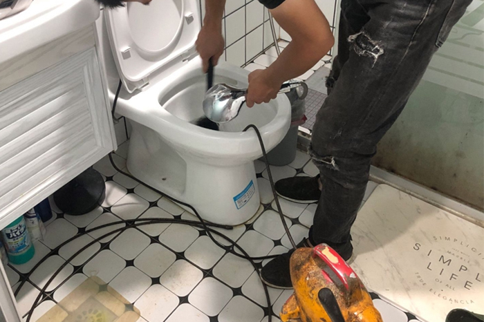 侯马马桶堵塞自己疏通还是找师傅？专业上门服务让你省时更省心
